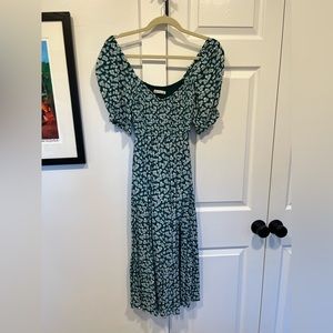 **LAST DAY THIE ITEM WILL BE FOR SALE** Abercrombie Short Sleeved Midi Dress